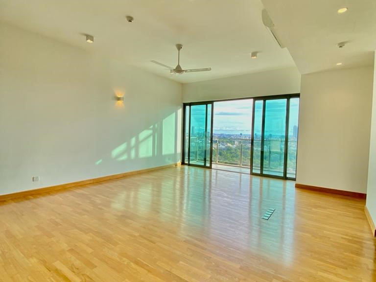 447 Luna Tower for Sale